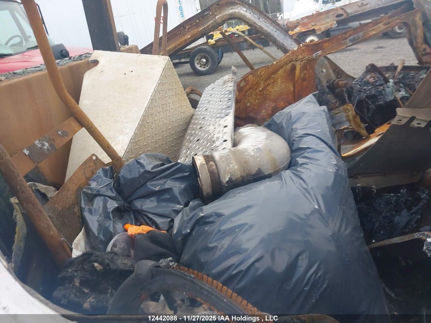 1FVACXDT6FHGP3871 2015   photo no. 8