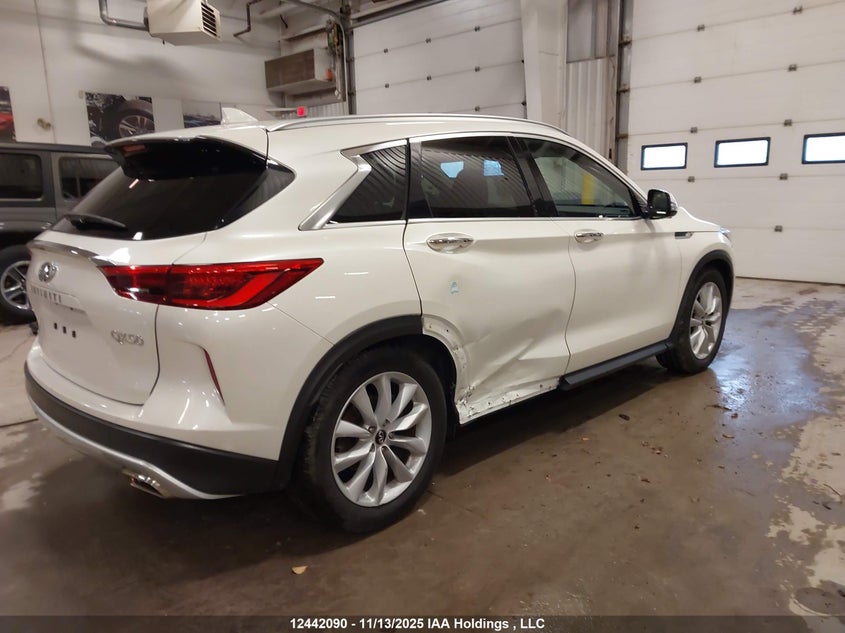 3PCAJ5M37KF108106 2019 INFINITI QX50 photo no. 4