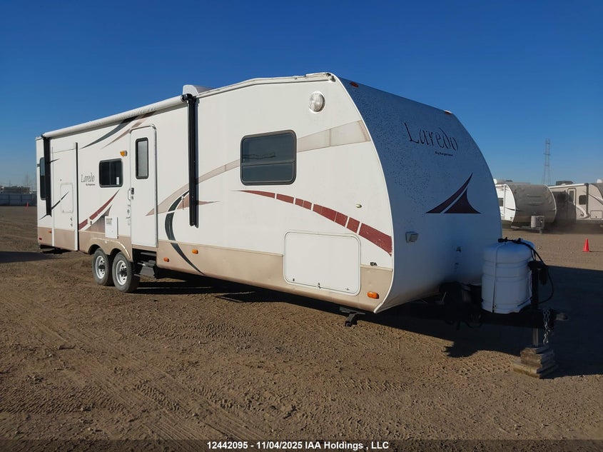 4YDT3082X5J459805 KEYSTONE LAREDO Photo 1