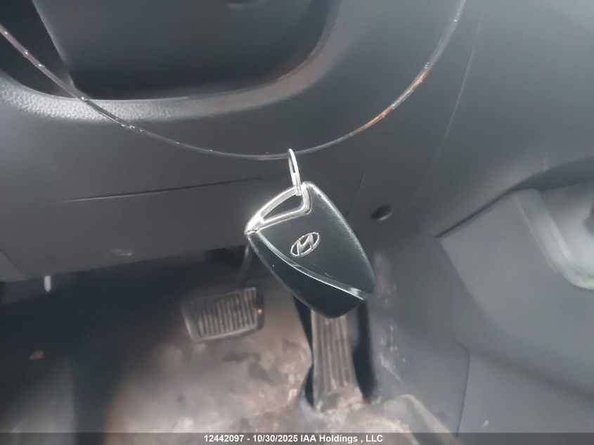 2017 Hyundai Santa Fe Se/Limited VIN: KM8SNDHF1HU237493 Lot: 12442097