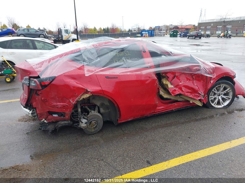 2021 Tesla Model Y VIN: 5YJYGDEE4MF192623 Lot: 12442152