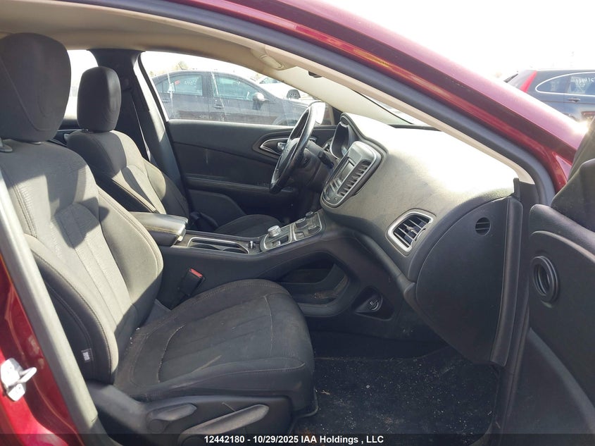 1C3CCCAB6GN180723 2016 CHRYSLER 200 photo no. 5