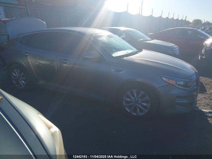 5XXGT4L3XHG127982 2017 KIA OPTIMA photo no. 13