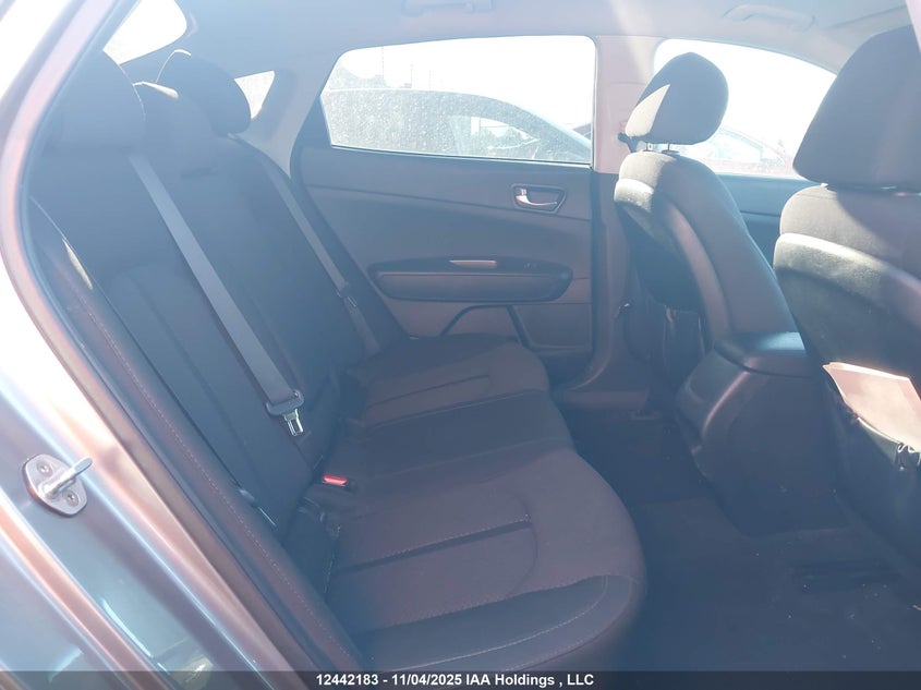 5XXGT4L3XHG127982 2017 KIA OPTIMA photo no. 8