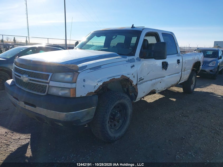 1GCHK33D76F186235 2006 CHEVROLET SILVERADO photo no. 2