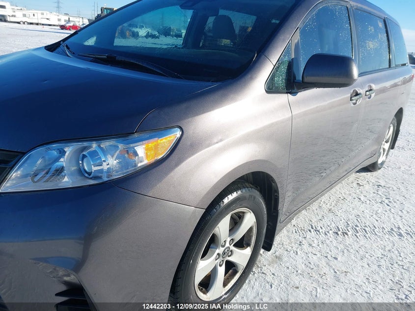 5TDZZ3DC7KS995623 2019 TOYOTA SIENNA photo no. 12