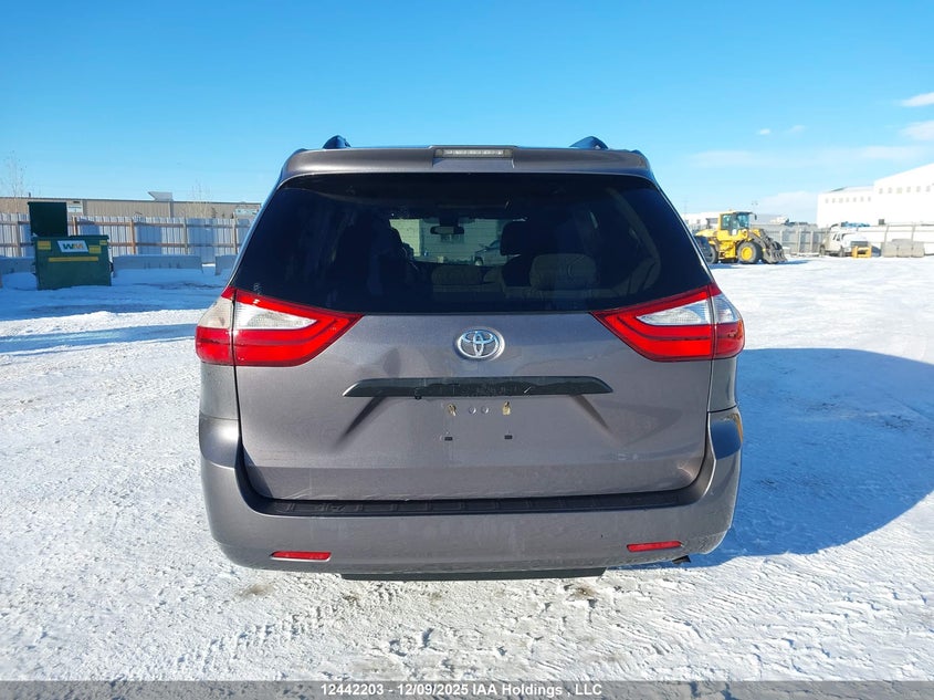 5TDZZ3DC7KS995623 2019 TOYOTA SIENNA photo no. 17