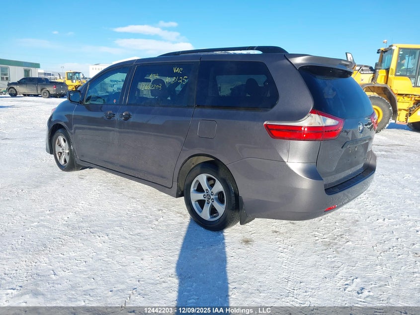 5TDZZ3DC7KS995623 2019 TOYOTA SIENNA photo no. 3