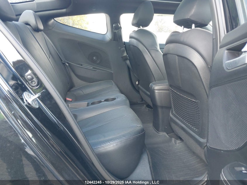 2016 Hyundai Veloster Turbo VIN: KMHTC6AE2GU283713 Lot: 12442245