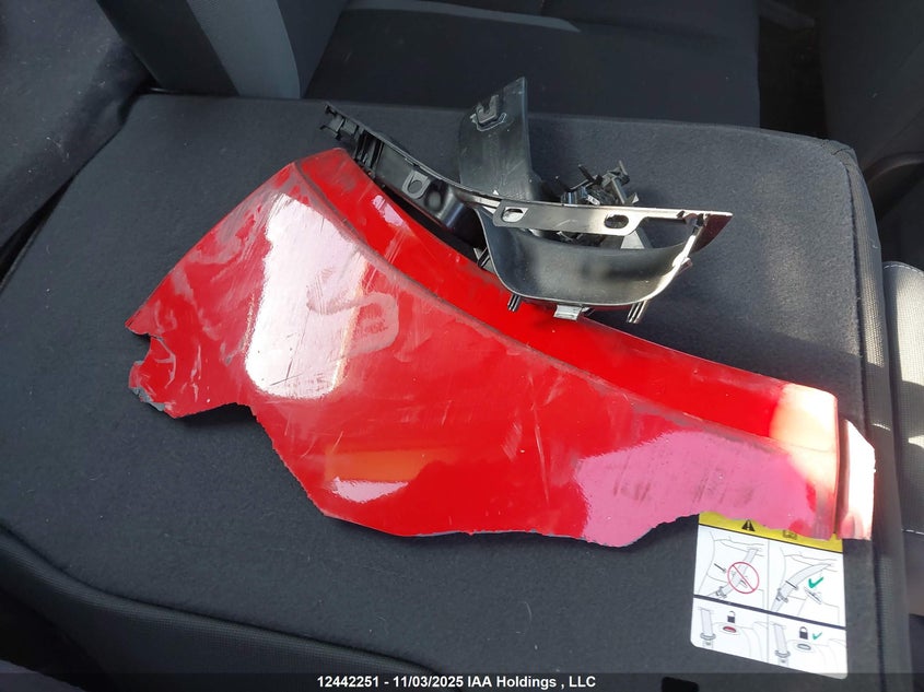 1FAHP3K27CL228665 2012 FORD FOCUS photo no. 12