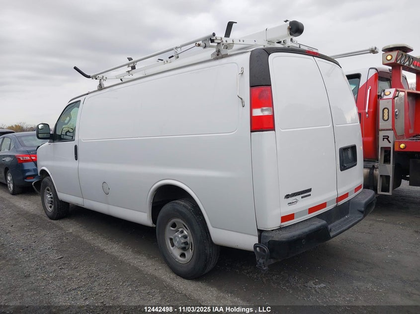 1GCWGAFF4G1239725 2016 CHEVROLET EXPRESS photo no. 3