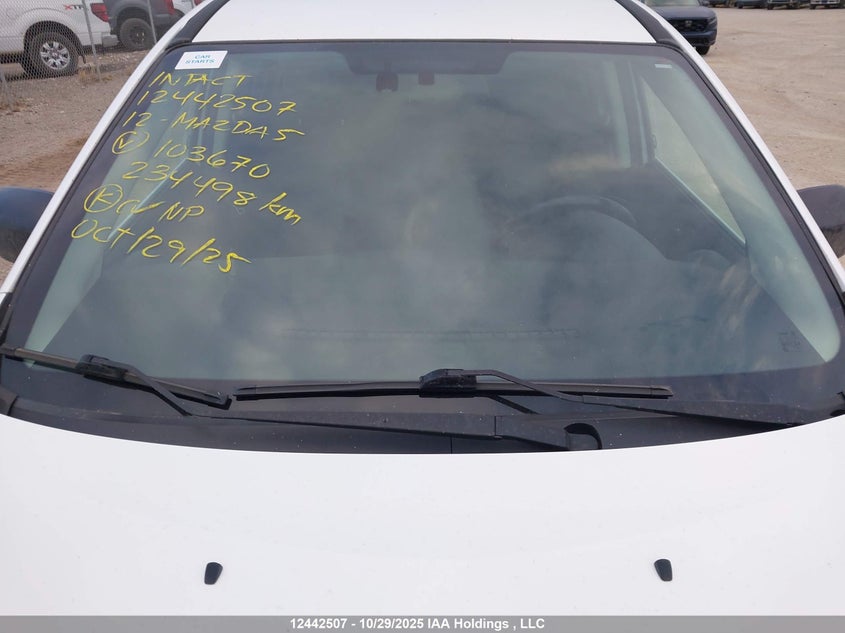 JM1CW2CL8C0103670 2012 MAZDA 5 photo no. 18