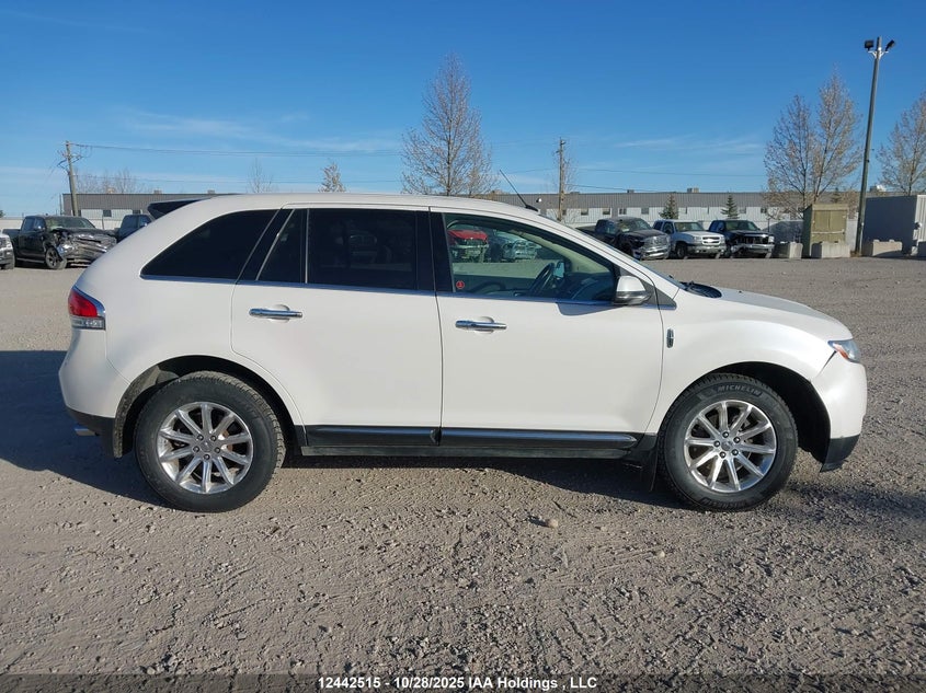 2LMDJ8JK2DBL48187 2013 LINCOLN MKX photo no. 12