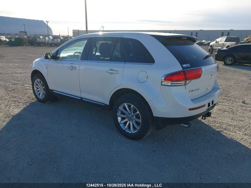 2LMDJ8JK2DBL48187 2013 LINCOLN MKX photo no. 3
