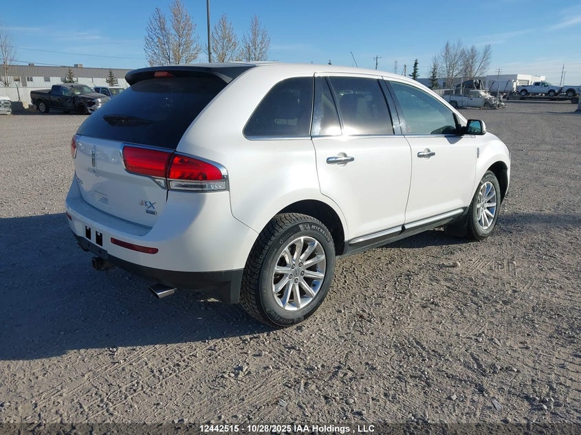 2LMDJ8JK2DBL48187 2013 LINCOLN MKX photo no. 4
