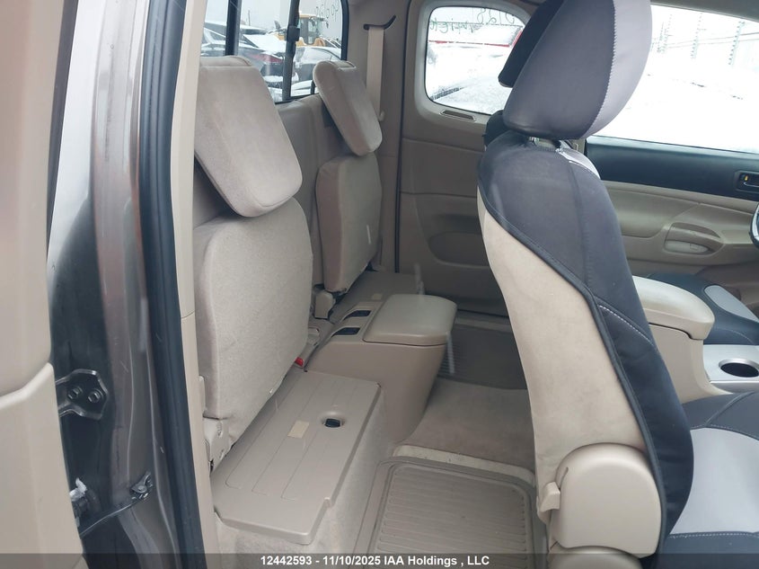 5TETX4CN7AZ687325 2010 TOYOTA TACOMA photo no. 8