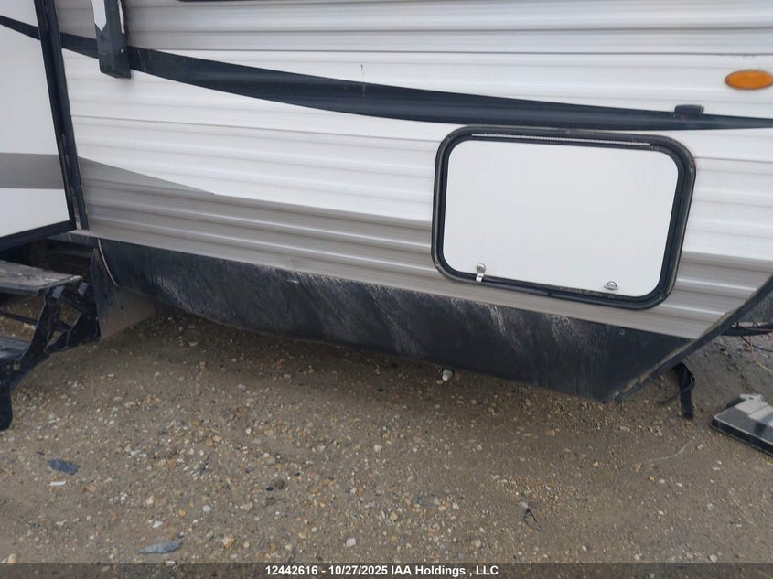 1UJBJ0BN8K75R0330 2019   photo no. 6