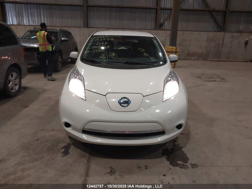 1N4BZ0CP1HC300458 2017 NISSAN LEAF photo no. 12