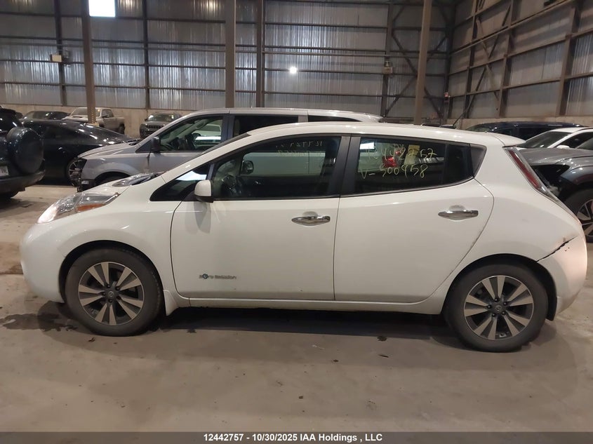 1N4BZ0CP1HC300458 2017 NISSAN LEAF photo no. 14