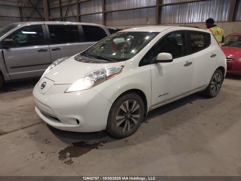 1N4BZ0CP1HC300458 2017 NISSAN LEAF photo no. 2