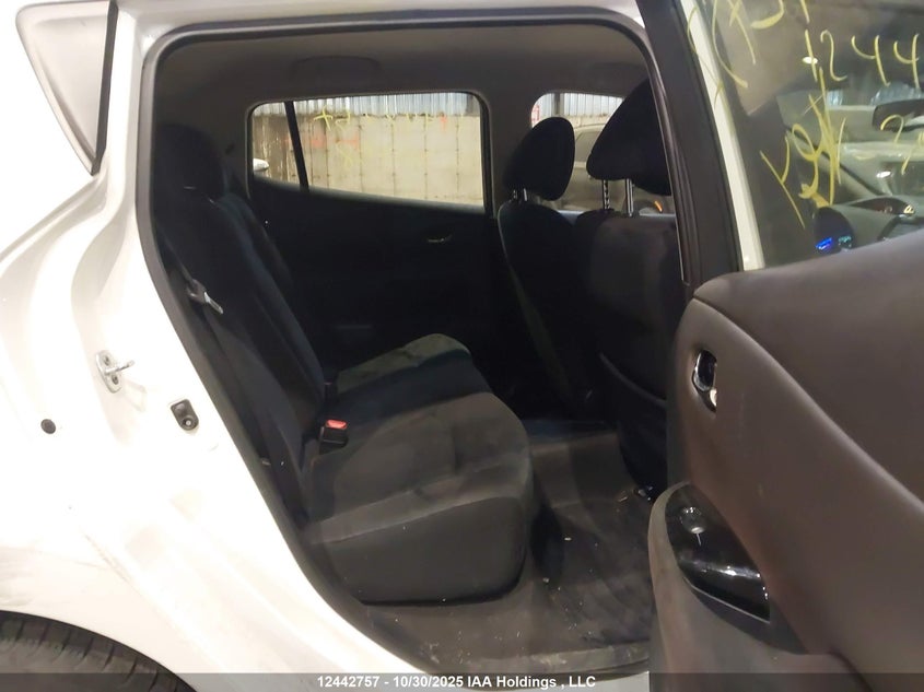 1N4BZ0CP1HC300458 2017 NISSAN LEAF photo no. 8