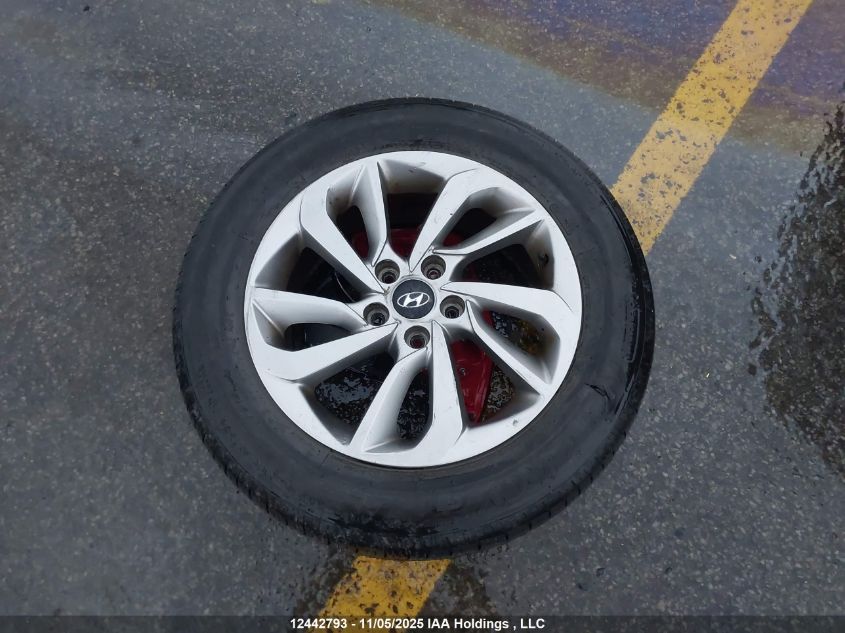 2018 Hyundai Tucson Premium 2.0L VIN: KM8J33A48JU737693 Lot: 12442793