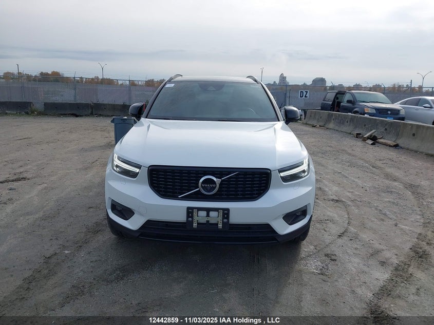 YV4162UMXK2155879 2019 VOLVO XC40 photo no. 13