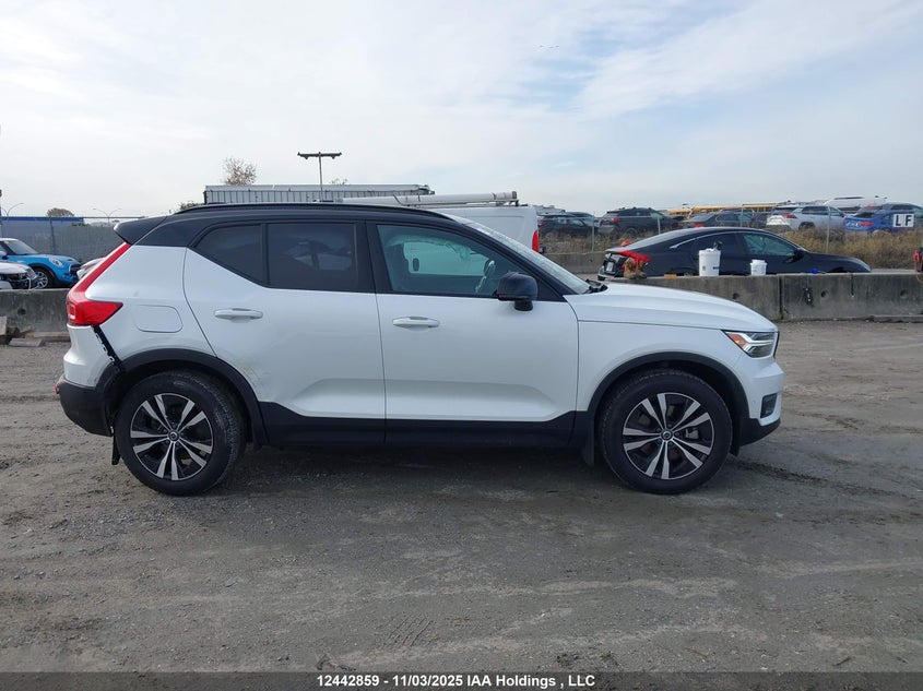 YV4162UMXK2155879 2019 VOLVO XC40 photo no. 14