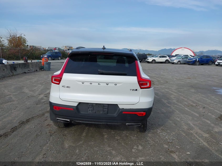 YV4162UMXK2155879 2019 VOLVO XC40 photo no. 17