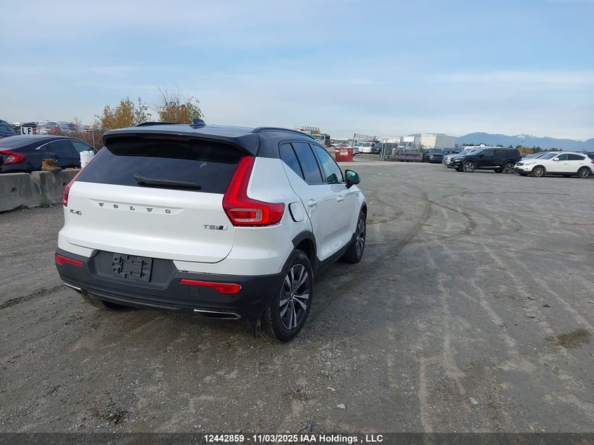 YV4162UMXK2155879 2019 VOLVO XC40 photo no. 4