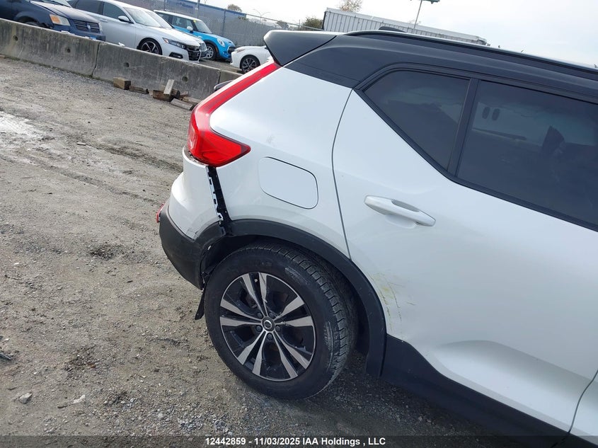 YV4162UMXK2155879 2019 VOLVO XC40 photo no. 6