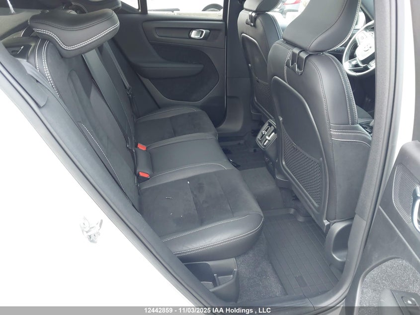 YV4162UMXK2155879 2019 VOLVO XC40 photo no. 8