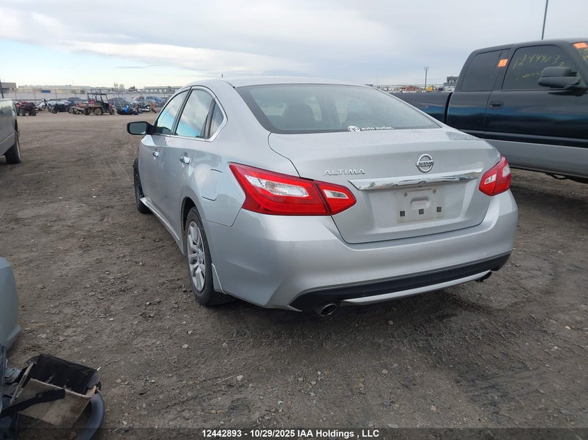 1N4AL3AP2HN320160 2017 NISSAN ALTIMA photo no. 3