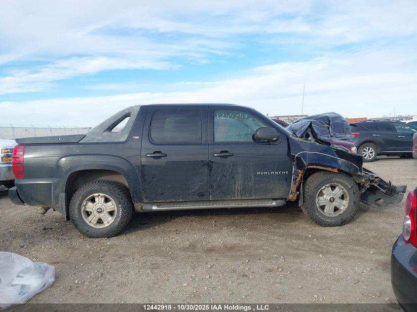 3GNTKFE32BG262573 2011 CHEVROLET AVALANCHE photo no. 13