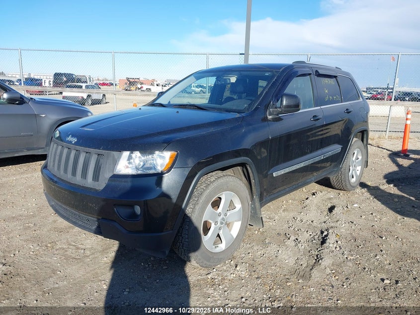 1C4RJFAT6CC333757 2012 JEEP GRAND CHEROKEE photo no. 2