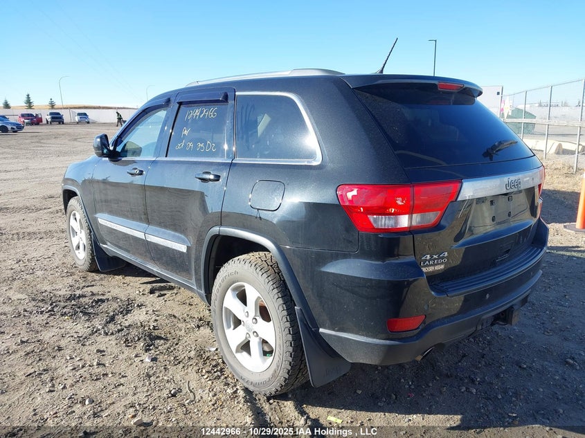 1C4RJFAT6CC333757 2012 JEEP GRAND CHEROKEE photo no. 3