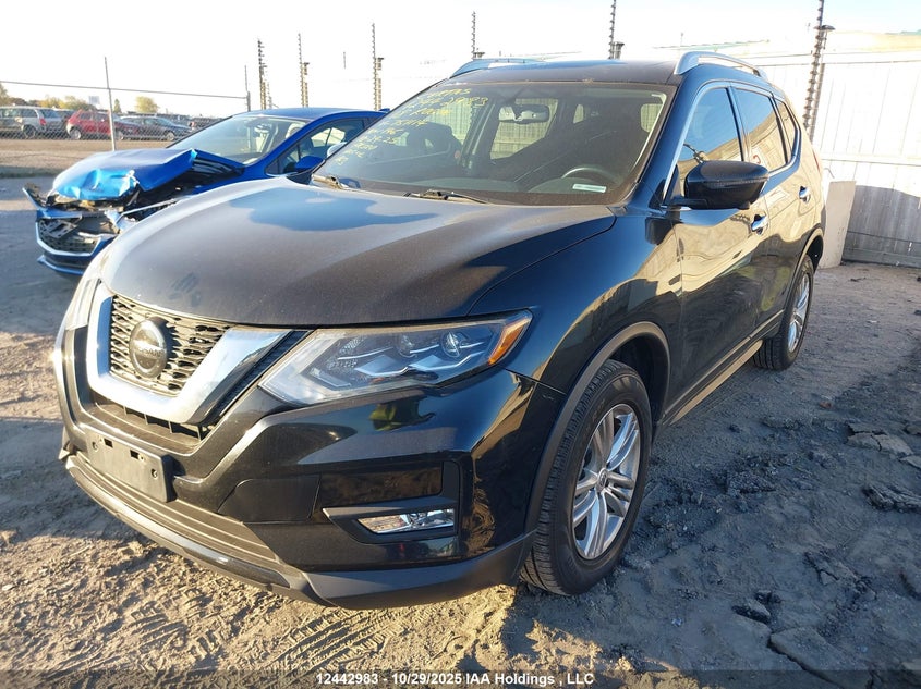 5N1AT2MV8JC751114 2018 NISSAN ROGUE photo no. 2
