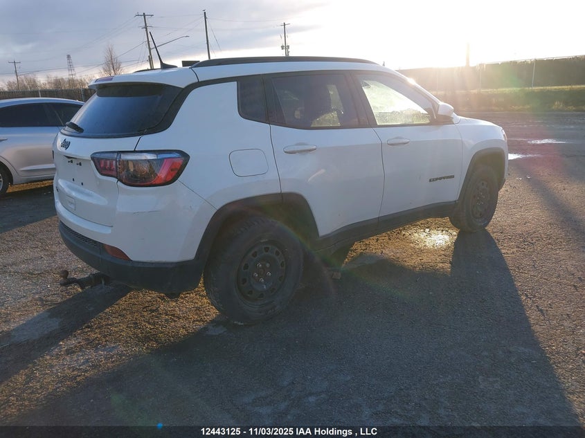 3C4NJDAB6MT578333 2021 JEEP COMPASS photo no. 4