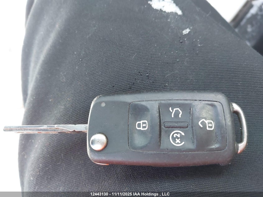 2013 Volkswagen Passat 2.5L Highline VIN: 1VWCH7A34DC101566 Lot: 12443130