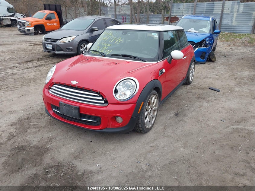 WMWSU3C58DT375710 2013 MINI COOPER photo no. 2
