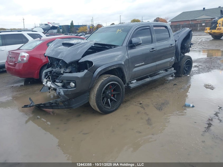 5TFDZ5BN2MX056404 2021 TOYOTA TACOMA photo no. 2