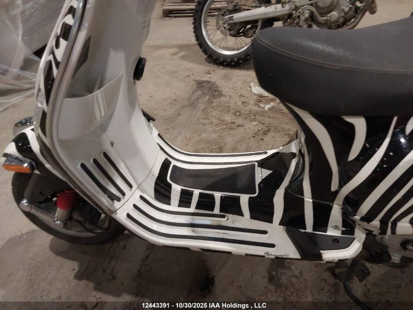 2010 Vespa Lx 50 VIN: ZAPT386B6A5501215 Lot: 12443391