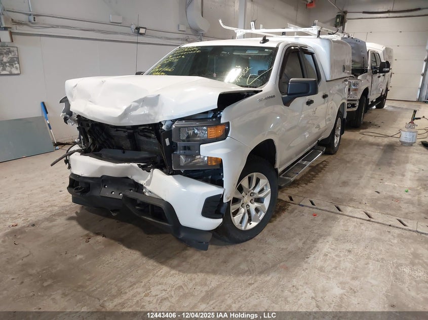 1GCRYBEF7MZ103295 2021 CHEVROLET SILVERADO photo no. 2