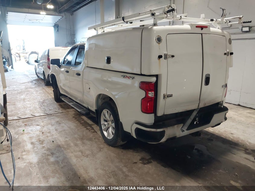 1GCRYBEF7MZ103295 2021 CHEVROLET SILVERADO photo no. 3