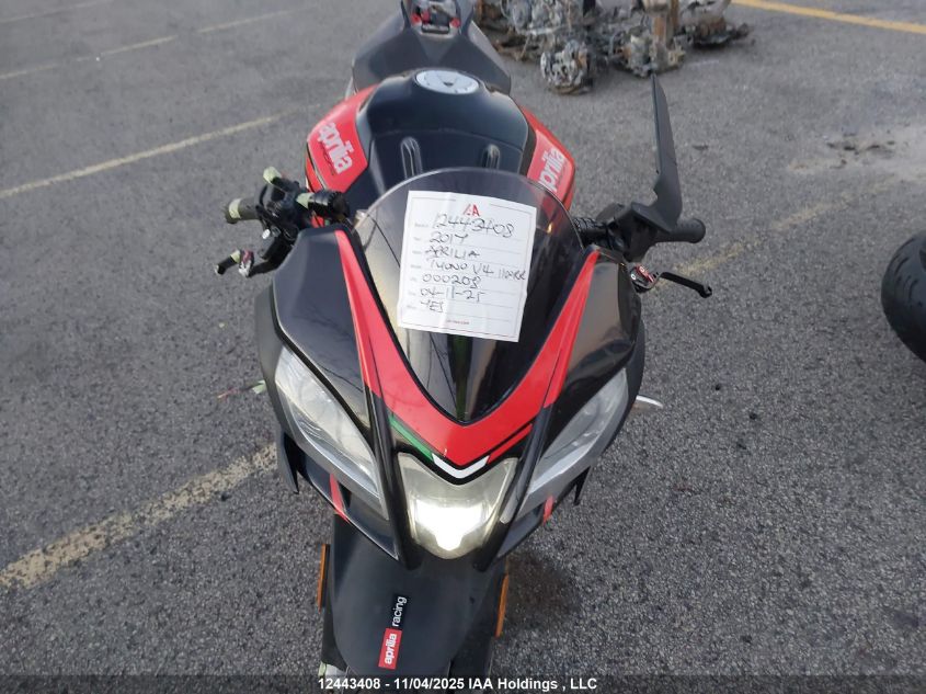 2017 Aprilia Tuono V4 1100 Rr VIN: ZD4KGU000HS000208 Lot: 12443408