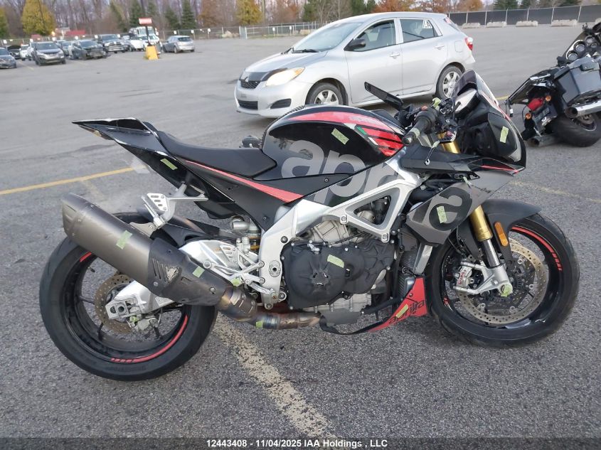 2017 Aprilia Tuono V4 1100 Rr VIN: ZD4KGU000HS000208 Lot: 12443408