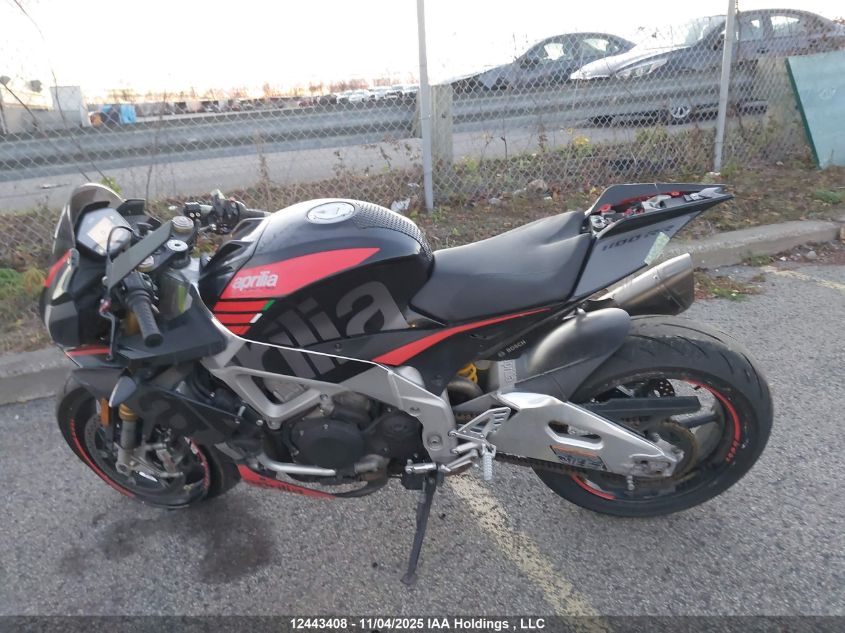 2017 Aprilia Tuono V4 1100 Rr VIN: ZD4KGU000HS000208 Lot: 12443408