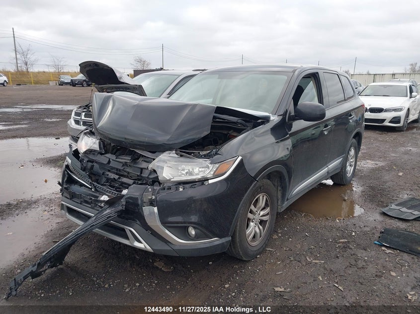 JA4AZ2A32LZ613438 2020 MITSUBISHI OUTLANDER photo no. 2