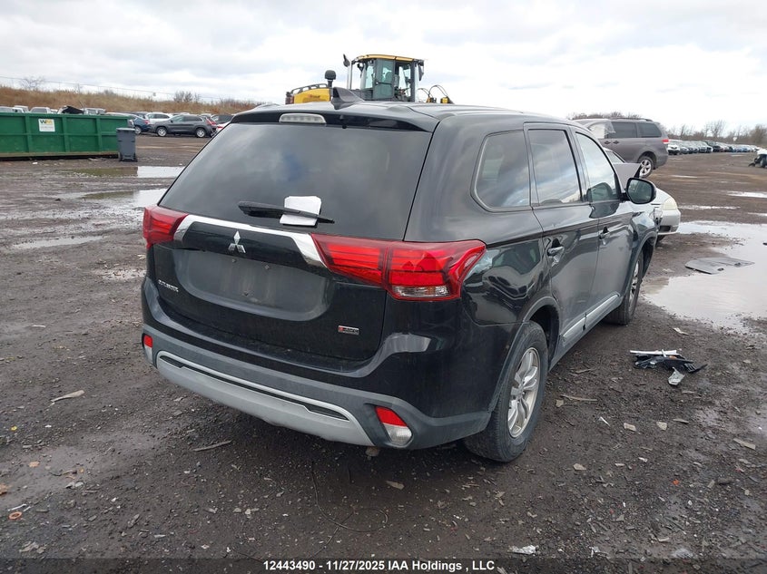 JA4AZ2A32LZ613438 2020 MITSUBISHI OUTLANDER photo no. 4