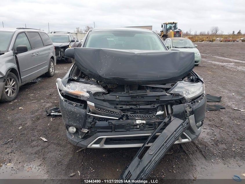 JA4AZ2A32LZ613438 2020 MITSUBISHI OUTLANDER photo no. 6
